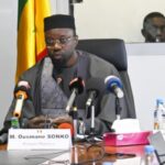 Guerre des portables à l’école : Thierno Bocoum dénonce la « double peine » du ministère